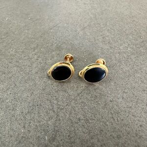Vintage Stunning 10K Yellow Gold BDA Oval Onyx Filigree Screw Back Earrings
